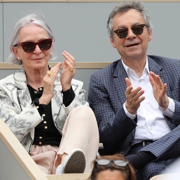 Michel Denisot et sa femme Martine dans les tribunes lors des internationaux de tennis de Roland Garros à Paris, France, le 4 juin 2019. © Jacovides-Moreau/Bestimage