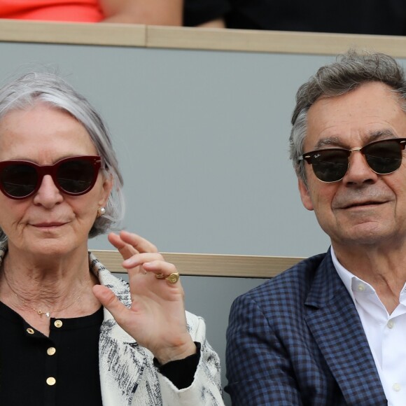 Michel Denisot et sa femme Martine dans les tribunes lors des internationaux de tennis de Roland Garros à Paris, France, le 4 juin 2019. © Jacovides-Moreau/Bestimage