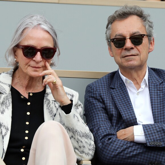 Michel Denisot et sa femme Martine dans les tribunes lors des internationaux de tennis de Roland Garros à Paris, France, le 4 juin 2019. © Jacovides-Moreau/Bestimage