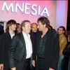 Paul Belmondo, André Boudou et Johnny Hallyday lors de l'inauguration de L'Amnésia, le 1er octobre 2003.