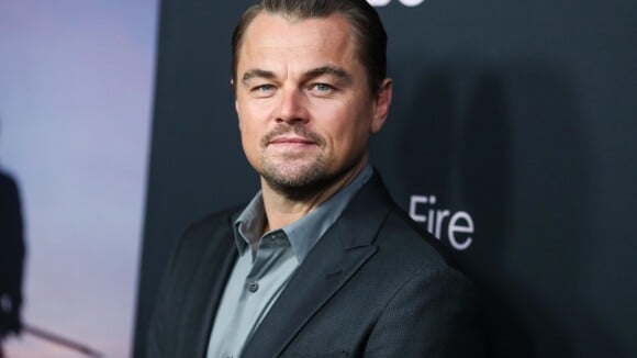 Leonardo DiCaprio soutenu par son père George, au style atypique