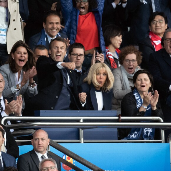 Emmanuel Macron et Brigitte Macron dans les tribunes du parc des Princes pour l'ouverture de la coupe du monde féminine de football 2019 (Mondial), opposant la France à la Corée du Sud, Paris le 7 juin 2019.