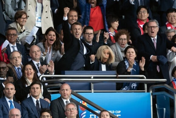 Emmanuel Macron et Brigitte Macron dans les tribunes du parc des Princes pour l'ouverture de la coupe du monde féminine de football 2019 (Mondial), opposant la France à la Corée du Sud, Paris le 7 juin 2019.