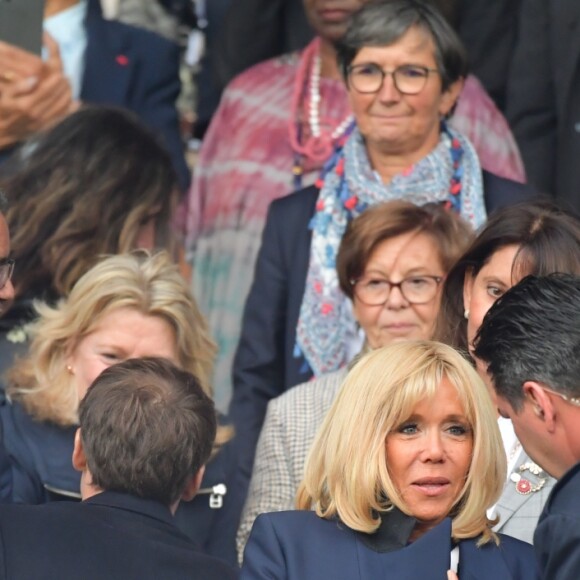 Le président de la République Emmanuel Macron et la première dame Brigitte Macron - People dans les tribunes du parc des Princes pour l'ouverture de la coupe du monde féminine de football 2019 (Mondial), opposant la France à la Corée du Sud. Paris le 7 juin 2019 © Pierre Perusseau / Bestimage
