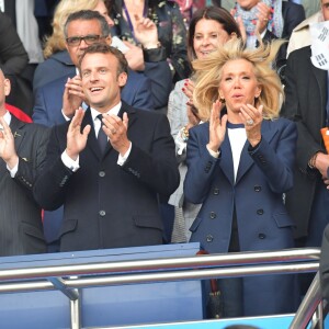 Le président de la République Emmanuel Macron et la première dame Brigitte Macron - People dans les tribunes du parc des Princes pour l'ouverture de la coupe du monde féminine de football 2019 (Mondial), opposant la France à la Corée du Sud. Paris le 7 juin 2019 © Pierre Perusseau / Bestimage