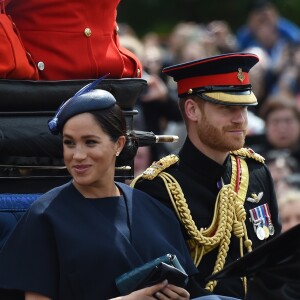 Meghan Markle, duchesse de Sussex, a fait son grand retour (en Givenchy) en public à l'occasion des célébrations de Trooping the Colour le 8 juin 2019 à Londres. En compagnie du prince Harry et de la duchesse Catherine de Cambridge lors de la procession, c'était sa première apparition publique depuis la naissance de son fils Archie, le 6 mai.