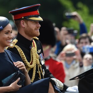 Meghan Markle, duchesse de Sussex, a fait son grand retour (en Givenchy) en public à l'occasion des célébrations de Trooping the Colour le 8 juin 2019 à Londres. En compagnie du prince Harry et de la duchesse Catherine de Cambridge lors de la procession, c'était sa première apparition publique depuis la naissance de son fils Archie, le 6 mai.