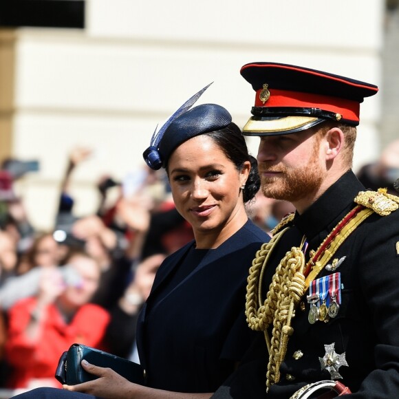 Meghan Markle, duchesse de Sussex, a fait son grand retour (en Givenchy) en public à l'occasion des célébrations de Trooping the Colour le 8 juin 2019 à Londres. En compagnie du prince Harry et de la duchesse Catherine de Cambridge lors de la procession, c'était sa première apparition publique depuis la naissance de son fils Archie, le 6 mai.