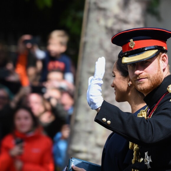 Meghan Markle, duchesse de Sussex, a fait son grand retour (en Givenchy) en public à l'occasion des célébrations de Trooping the Colour le 8 juin 2019 à Londres. En compagnie du prince Harry et de la duchesse Catherine de Cambridge lors de la procession, c'était sa première apparition publique depuis la naissance de son fils Archie, le 6 mai.