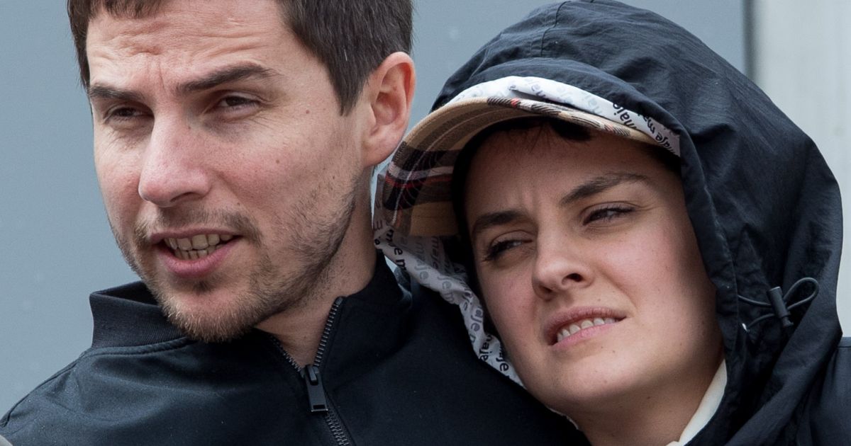 Qui Est Le Compagnon De Julia Simon Noémie Merlant et son compagnon Simon Bouisson dans les tribunes des