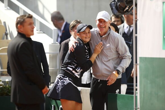 L'australienne Ashleigh Barty remporte face à la Tchèque M. Vondrousova la finale dames lors des internationaux de France de tennis de Roland Garros 2019 à Paris le 8 juin 2019. © JB Autisier / Panoramic / Bestimage