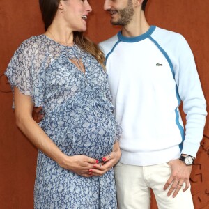 Pierre Niney et sa compagne Natasha Andrews, enceinte, au Village de Roland-Garros pour la finale hommes entre Rafael Nadal et Dominic Thiem à Paris le 9 juin 2019. © Jacovides - Moreau / Bestimage