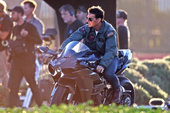 Exclusif - Prix spécial Tom Cruise sur le tournage de Top Gun: Maverick' à Coronado en Californie. Le 9 octobre 2018.