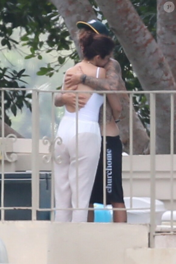 Exclusif -Justin Bieber et Selena Gomez passent de jolies moments en famille à Montego Bay en Jamaïque. Le couple a profité d'une belle journée ensoleillée pour aller faire une balade en voilier et s'est ensuite relaxé au bord d'une piscine. Le 20 février 2018