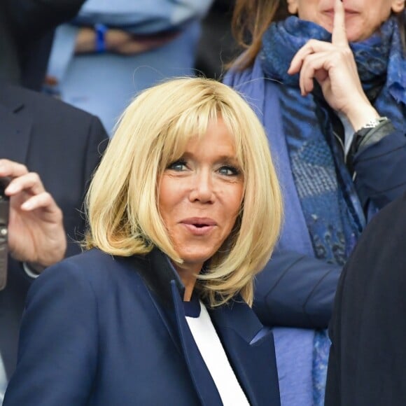 Le président de la République Emmanuel Macron et la première dame Brigitte Macron au parc des Princes pour l'ouverture de la Coupe du monde féminine de football 2019, match opposant la France à la Corée du Sud, Paris le 7 juin 2019. © Pierre Perusseau / Bestimage