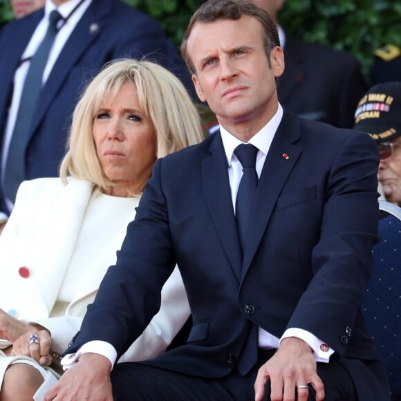 Le président Emmanuel Macron et sa femme Brigitte lors de la cérémonie franco - américaine au cimetière américain de Colleville sur Mer le 6 juin 2019 dans le cadre du 75ème anniversaire du débarquement. © Stéphane Lemouton / Bestimage