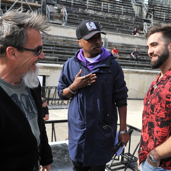 Exclusif - Florent Pagny , Soprano et Kendji Girac lors de l'enregistrement de l'émission "La Chanson de l'Année 2019" aux Arènes de Nîmes, le 16 mai 2019. L'émission sera diffusée sur TF1 le samedi 15 juin. TF1 propose aux téléspectateurs une soirée exceptionnelle avec "La Chanson de l'Année" présentée par N.Aliagas et produite par DMLS TV. Les téléspectateurs pourront élire en direct "La Chanson de l'Année" parmi les 20 titres en compétition. Les votes débuteront dès 21 h et le prix sera annoncé en fin d'émission. Un prix d'honneur sera également remis au cours de la soirée à un artiste emblématique de la chanson française. " La Chanson de l'Année" sera diffusée depuis un lieu mythique, les Arènes de Nîmes. Un grand show musical en présence de tous les artistes qui ont marqué l'année. Ces stars de la chanson française et internationales interpréteront leurs titres et formeront des duos totalement inédits. © Guillaume Gaffiot/Bestimage