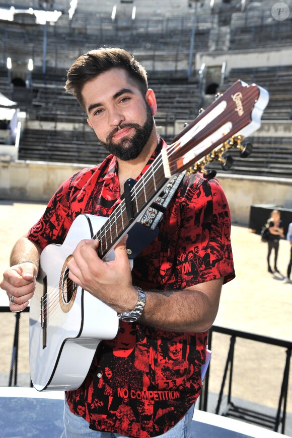 Exclusif - Kendji Girac lors de l'enregistrement de l'émission "La Chanson de l'Année 2019" aux Arènes de Nîmes, le 16 mai 2019. L'émission sera diffusée sur TF1 le samedi 15 juin. TF1 propose aux téléspectateurs une soirée exceptionnelle avec "La Chanson de l'Année" présentée par N.Aliagas et produite par DMLS TV. Les téléspectateurs pourront élire en direct "La Chanson de l'Année" parmi les 20 titres en compétition. Les votes débuteront dès 21 h et le prix sera annoncé en fin d'émission. Un prix d'honneur sera également remis au cours de la soirée à un artiste emblématique de la chanson française. " La Chanson de l'Année" sera diffusée depuis un lieu mythique, les Arènes de Nîmes. Un grand show musical en présence de tous les artistes qui ont marqué l'année. Ces stars de la chanson française et internationales interpréteront leurs titres et formeront des duos totalement inédits. © Guillaume Gaffiot/Bestimage