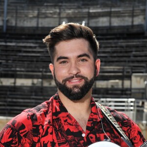 Exclusif - Kendji Girac lors de l'enregistrement de l'émission "La Chanson de l'Année 2019" aux Arènes de Nîmes, le 16 mai 2019. L'émission sera diffusée sur TF1 le samedi 15 juin. TF1 propose aux téléspectateurs une soirée exceptionnelle avec "La Chanson de l'Année" présentée par N.Aliagas et produite par DMLS TV. Les téléspectateurs pourront élire en direct "La Chanson de l'Année" parmi les 20 titres en compétition. Les votes débuteront dès 21 h et le prix sera annoncé en fin d'émission. Un prix d'honneur sera également remis au cours de la soirée à un artiste emblématique de la chanson française. " La Chanson de l'Année" sera diffusée depuis un lieu mythique, les Arènes de Nîmes. Un grand show musical en présence de tous les artistes qui ont marqué l'année. Ces stars de la chanson française et internationales interpréteront leurs titres et formeront des duos totalement inédits. © Guillaume Gaffiot/Bestimage