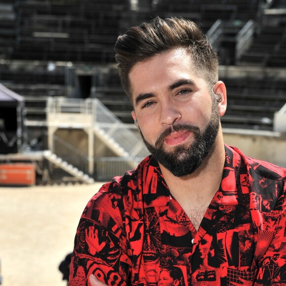 Exclusif - Kendji Girac lors de l'enregistrement de l'émission "La Chanson de l'Année 2019" aux Arènes de Nîmes, le 16 mai 2019. L'émission sera diffusée sur TF1 le samedi 15 juin. TF1 propose aux téléspectateurs une soirée exceptionnelle avec "La Chanson de l'Année" présentée par N.Aliagas et produite par DMLS TV. Les téléspectateurs pourront élire en direct "La Chanson de l'Année" parmi les 20 titres en compétition. Les votes débuteront dès 21 h et le prix sera annoncé en fin d'émission. Un prix d'honneur sera également remis au cours de la soirée à un artiste emblématique de la chanson française. " La Chanson de l'Année" sera diffusée depuis un lieu mythique, les Arènes de Nîmes. Un grand show musical en présence de tous les artistes qui ont marqué l'année. Ces stars de la chanson française et internationales interpréteront leurs titres et formeront des duos totalement inédits. © Guillaume Gaffiot/Bestimage