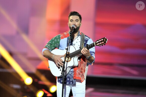 Exclusif - Kendji Girac lors de l'enregistrement de l'émission "La Chanson de l'Année 2019" aux Arènes de Nîmes, le 16 mai 2019. L'émission sera diffusée sur TF1 le samedi 15 juin. TF1 propose aux téléspectateurs une soirée exceptionnelle avec "La Chanson de l'Année" présentée par N.Aliagas et produite par DMLS TV. Les téléspectateurs pourront élire en direct "La Chanson de l'Année" parmi les 20 titres en compétition. Les votes débuteront dès 21 h et le prix sera annoncé en fin d'émission. Un prix d'honneur sera également remis au cours de la soirée à un artiste emblématique de la chanson française. " La Chanson de l'Année" sera diffusée depuis un lieu mythique, les Arènes de Nîmes. Un grand show musical en présence de tous les artistes qui ont marqué l'année. Ces stars de la chanson française et internationales interpréteront leurs titres et formeront des duos totalement inédits. © Guillaume Gaffiot/Bestimage