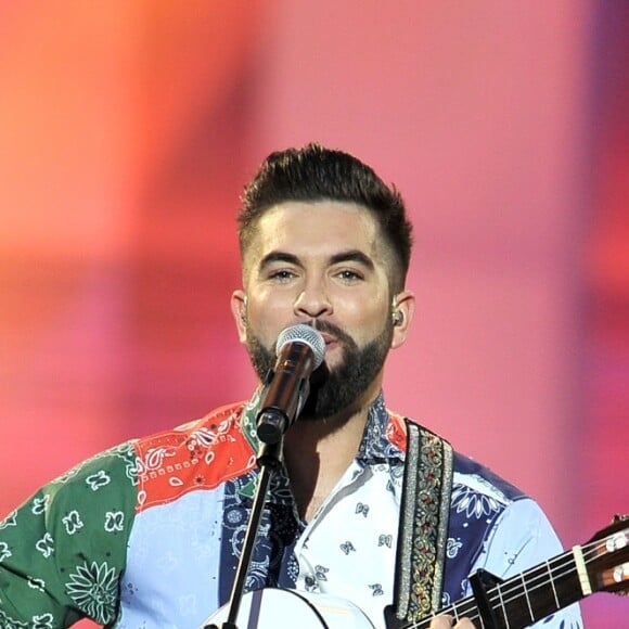 Exclusif - Kendji Girac lors de l'enregistrement de l'émission "La Chanson de l'Année 2019" aux Arènes de Nîmes, le 16 mai 2019. L'émission sera diffusée sur TF1 le samedi 15 juin. TF1 propose aux téléspectateurs une soirée exceptionnelle avec "La Chanson de l'Année" présentée par N.Aliagas et produite par DMLS TV. Les téléspectateurs pourront élire en direct "La Chanson de l'Année" parmi les 20 titres en compétition. Les votes débuteront dès 21 h et le prix sera annoncé en fin d'émission. Un prix d'honneur sera également remis au cours de la soirée à un artiste emblématique de la chanson française. " La Chanson de l'Année" sera diffusée depuis un lieu mythique, les Arènes de Nîmes. Un grand show musical en présence de tous les artistes qui ont marqué l'année. Ces stars de la chanson française et internationales interpréteront leurs titres et formeront des duos totalement inédits. © Guillaume Gaffiot/Bestimage