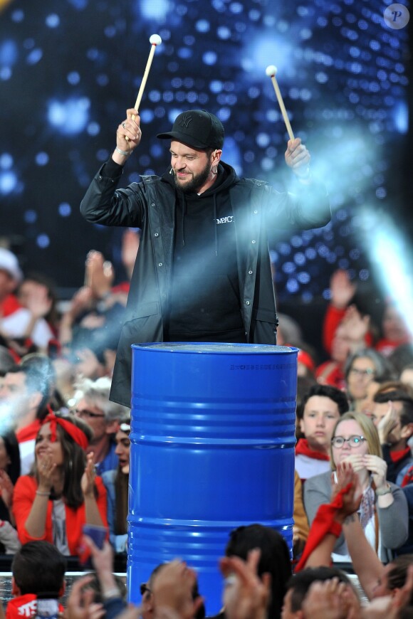Exclusif - Claudio Capéo lors de l'enregistrement de l'émission "La Chanson de l'Année 2019" aux Arènes de Nîmes, le 16 mai 2019. L'émission sera diffusée sur TF1 le samedi 15 juin. TF1 propose aux téléspectateurs une soirée exceptionnelle avec "La Chanson de l'Année" présentée par N.Aliagas et produite par DMLS TV. Les téléspectateurs pourront élire en direct "La Chanson de l'Année" parmi les 20 titres en compétition. Les votes débuteront dès 21 h et le prix sera annoncé en fin d'émission. Un prix d'honneur sera également remis au cours de la soirée à un artiste emblématique de la chanson française. " La Chanson de l'Année" sera diffusée depuis un lieu mythique, les Arènes de Nîmes. Un grand show musical en présence de tous les artistes qui ont marqué l'année. Ces stars de la chanson française et internationales interpréteront leurs titres et formeront des duos totalement inédits. © Guillaume Gaffiot/Bestimage