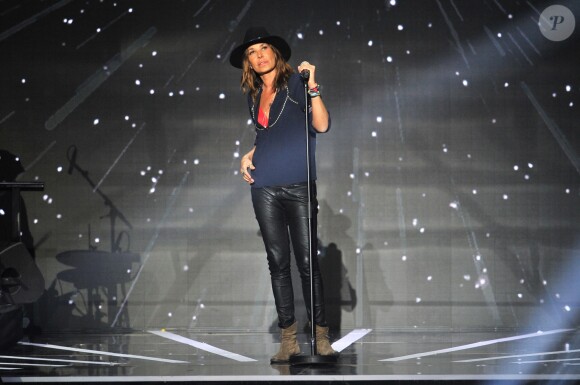 Exclusif - Zazie lors de l'enregistrement de l'émission "La Chanson de l'Année 2019" aux Arènes de Nîmes, le 16 mai 2019. L'émission sera diffusée sur TF1 le samedi 15 juin. TF1 propose aux téléspectateurs une soirée exceptionnelle avec "La Chanson de l'Année" présentée par N.Aliagas et produite par DMLS TV. Les téléspectateurs pourront élire en direct "La Chanson de l'Année" parmi les 20 titres en compétition. Les votes débuteront dès 21 h et le prix sera annoncé en fin d'émission. Un prix d'honneur sera également remis au cours de la soirée à un artiste emblématique de la chanson française. " La Chanson de l'Année" sera diffusée depuis un lieu mythique, les Arènes de Nîmes. Un grand show musical en présence de tous les artistes qui ont marqué l'année. Ces stars de la chanson française et internationales interpréteront leurs titres et formeront des duos totalement inédits. © Guillaume Gaffiot/Bestimage