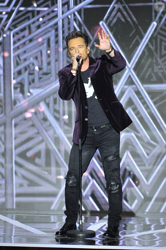 Exclusif - David Hallyday lors de l'enregistrement de l'émission "La Chanson de l'Année 2019" aux Arènes de Nîmes, le 16 mai 2019. L'émission sera diffusée sur TF1 le samedi 15 juin. TF1 propose aux téléspectateurs une soirée exceptionnelle avec "La Chanson de l'Année" présentée par N.Aliagas et produite par DMLS TV. Les téléspectateurs pourront élire en direct "La Chanson de l'Année" parmi les 20 titres en compétition. Les votes débuteront dès 21 h et le prix sera annoncé en fin d'émission. Un prix d'honneur sera également remis au cours de la soirée à un artiste emblématique de la chanson française. " La Chanson de l'Année" sera diffusée depuis un lieu mythique, les Arènes de Nîmes. Un grand show musical en présence de tous les artistes qui ont marqué l'année. Ces stars de la chanson française et internationales interpréteront leurs titres et formeront des duos totalement inédits. © Guillaume Gaffiot/Bestimage