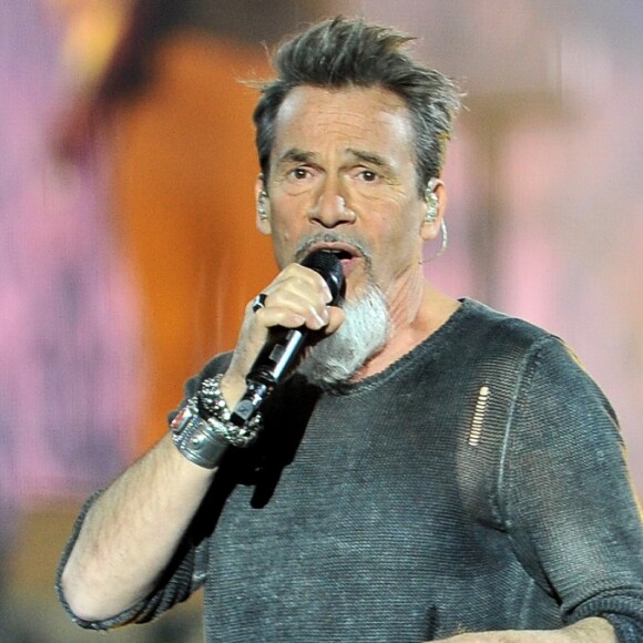 Exclusif - Florent Pagny lors de l'enregistrement de l'émission "La Chanson de l'Année 2019" aux Arènes de Nîmes, le 16 mai 2019. L'émission sera diffusée sur TF1 le samedi 15 juin. TF1 propose aux téléspectateurs une soirée exceptionnelle avec "La Chanson de l'Année" présentée par N.Aliagas et produite par DMLS TV. Les téléspectateurs pourront élire en direct "La Chanson de l'Année" parmi les 20 titres en compétition. Les votes débuteront dès 21 h et le prix sera annoncé en fin d'émission. Un prix d'honneur sera également remis au cours de la soirée à un artiste emblématique de la chanson française. " La Chanson de l'Année" sera diffusée depuis un lieu mythique, les Arènes de Nîmes. Un grand show musical en présence de tous les artistes qui ont marqué l'année. Ces stars de la chanson française et internationales interpréteront leurs titres et formeront des duos totalement inédits. © Guillaume Gaffiot/Bestimage