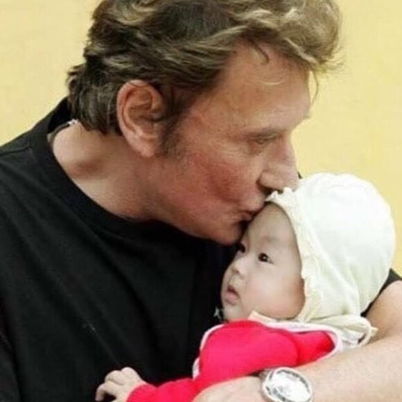 Jade Hallyday rend hommage à son papa sur Instagram le 15 juin 2019. Johnny Hallyday aurait eu 76 ans.