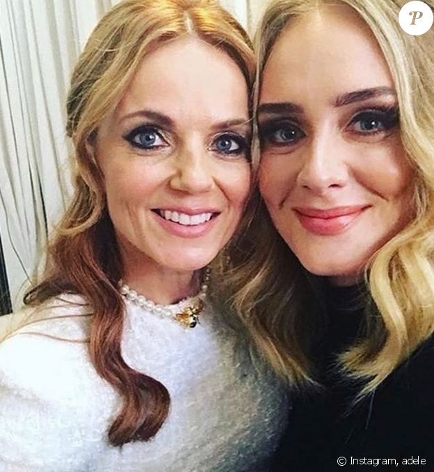 Adele prend la pose avec Geri Halliwell, à Wembley à Londres, le 15 juin 2019