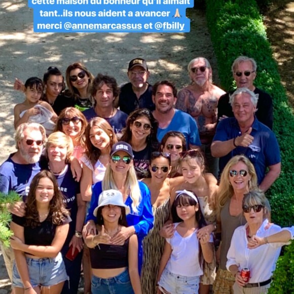 Laeticia, Jade et Joy Hallyday en vacances à Castet-Arrouy (région Midi-Pyrénées), juin 2019.