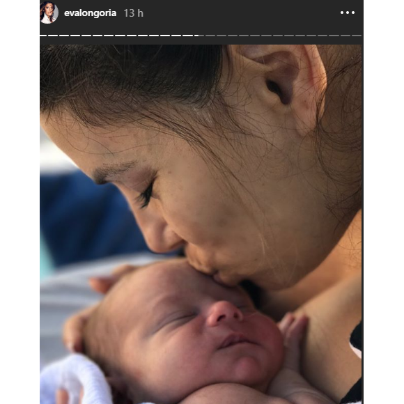 Eva Longoria a partagé des photos inédites d'elle enceinte et de son fils Santiago dans sa story Instagram, le 19 juin 2019, pour le 1er anniversaire de son bébé.