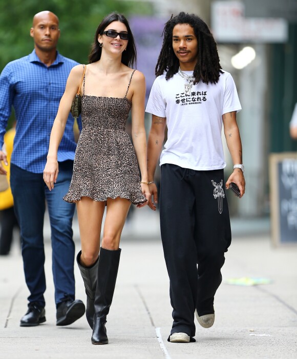 Kendall Jenner et Luka Sabbat se promènent à SoHo après un déjeuner au restaurant "Bar Pitti". New York, le 19 juin 2019.