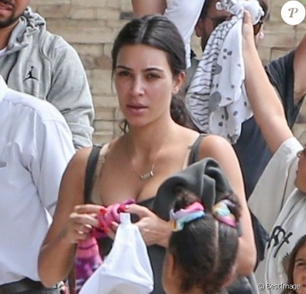 Kim Kardashian, North West - La famille Kardashian s'apprête à s'envoler du Costa Rica pour rejoindre le sol américain après y avoir passé des vacances, le 21 juin 2019.