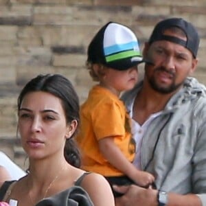 Kim Kardashian, North West - La famille Kardashian s'apprête à s'envoler du Costa Rica pour rejoindre le sol américain après y avoir passé des vacances. le 21 juin 2019.