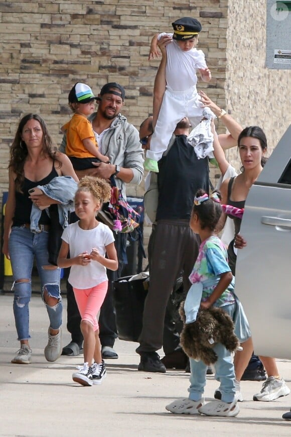 Scott Disick, Reign Disick - La famille Kardashian s'apprête à s'envoler du Costa Rica pour rejoindre le sol américain après y avoir passé des vacances. le 21 juin 2019.