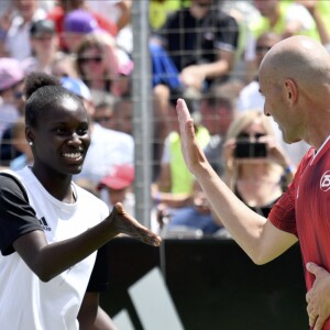 Zinédine Zidane et l'équipe vainqueur de la finale des filles lors de la grande finale de la Z5 Cup à Aix-en-Provence, France, 23 juin 2019. © Norbert Scanella/Panoramic/Bestimage