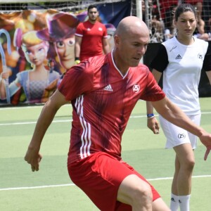 Zinédine Zidane et l'équipe vainqueur de la finale des filles lors de la grande finale de la Z5 Cup à Aix-en-Provence, France, 23 juin 2019. © Norbert Scanella/Panoramic/Bestimage