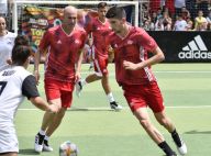 Zinédine Zidane reprend du service avec ses fils, sa femme en spectatrice