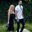 Exclusif - Pamela Anderson et son compagnon Adil Rami se baladent dans le quartier de Malibu à Los Angeles, le 6 juin 2019.