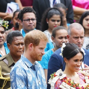 Le prince Harry, duc de Sussex et sa femme Meghan Markle, duchesse de Sussex (enceinte) visitent le campus de l'Université du Pacifique Sud ("University of the South Pacific") à Suva lors de leur voyage officiel aux îles Fidji, le 24 octobre 2018.