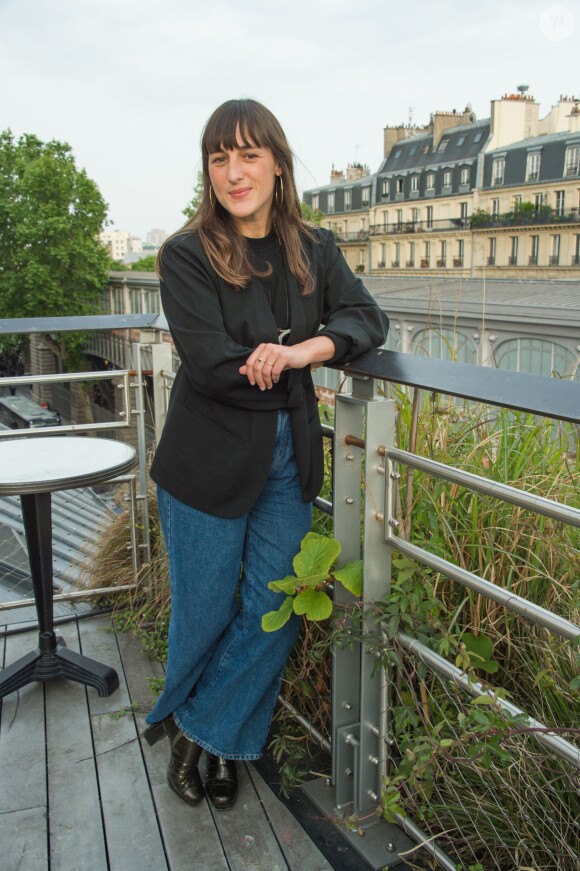 Exclusif - Juliette Armanet lors de la remise du "Prix de la Brasserie Barbès 2019" décerné à Fred Rister pour son livre "Faire Danser Les Gens". Paris, le 22 mai 2019.