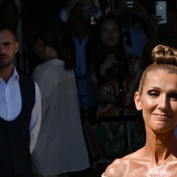 Céline Dion quitte l'Hôtel de Crillon, elle se rend au Grand Palais pour le défilé Alexandre Vauthier, Haute Couture Automne/Hiver 2019/2020. Paris le 2 juillet 2019.