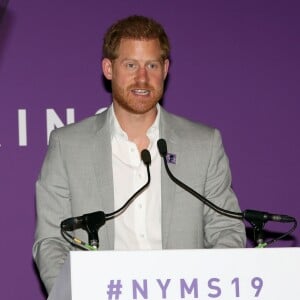 Le prince Harry assiste à l'événement caritatif "Diana Award National Youth Mentoring Summit" à Londres, le 2 juillet 2019.