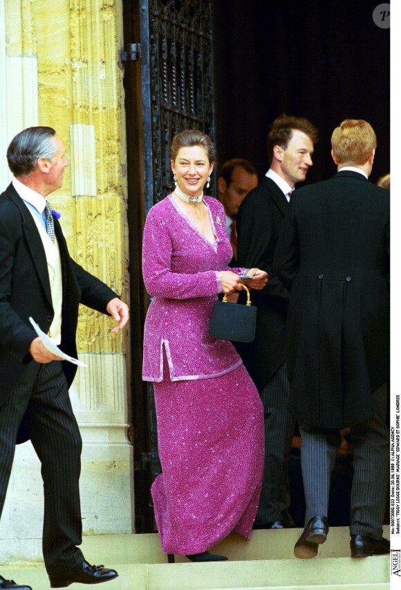 Tiggy Legge-Bourke, ancienne nounou du prince Harry, au mariage du prince Edward et de Sophie Rhys-Jones en juin 1999 à Londres.