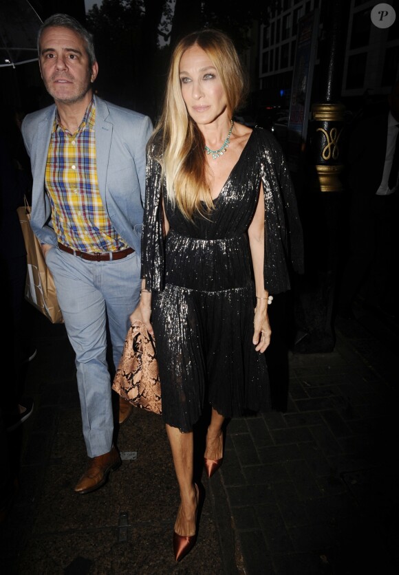 Sarah Jessica Parker à la sortie de la représentation presse de "The Starry Night" au Théâtre Wyndham à Londres, le 29 mai 2019.