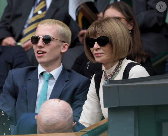 Anna Wintour dans les tribunes du tournoi de Wimbledon 2019 à Londres, Royaume Uni, le 8 juillet 2019.