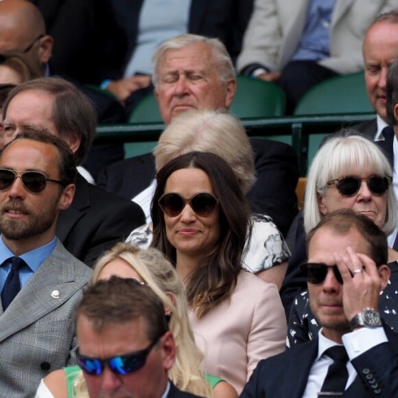 Pippa Middleton (Matthews) et son frère James Middleton assistent au championnat de Wimbledon à Londres, le 8 juillet 2019.